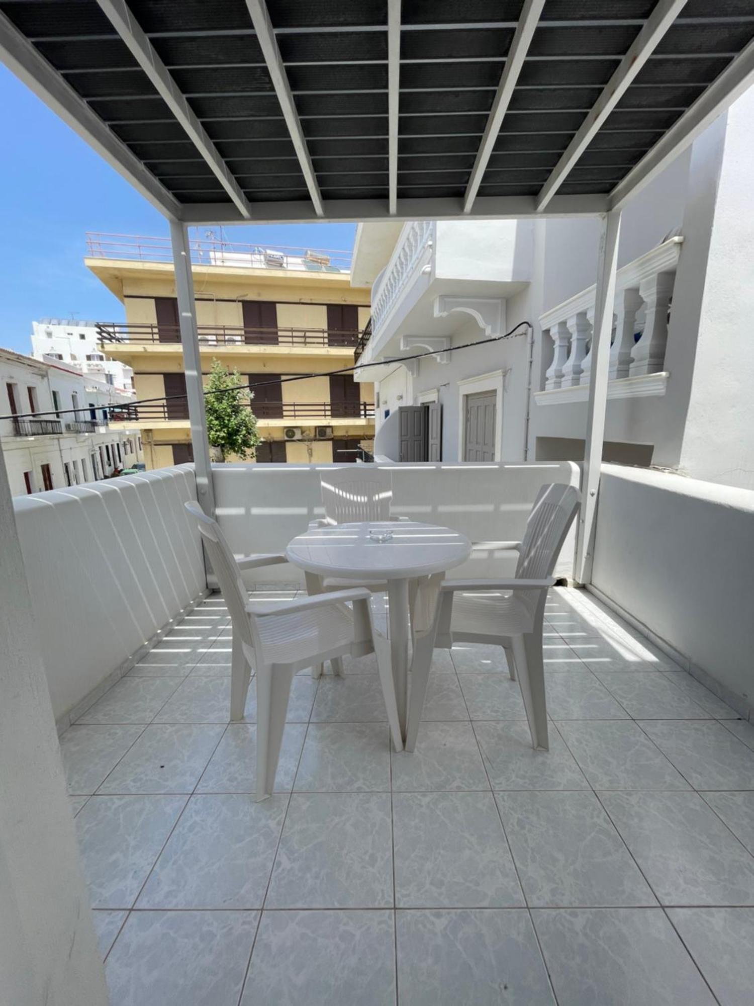 Manto Apartments Tínos Eksteriør bilde