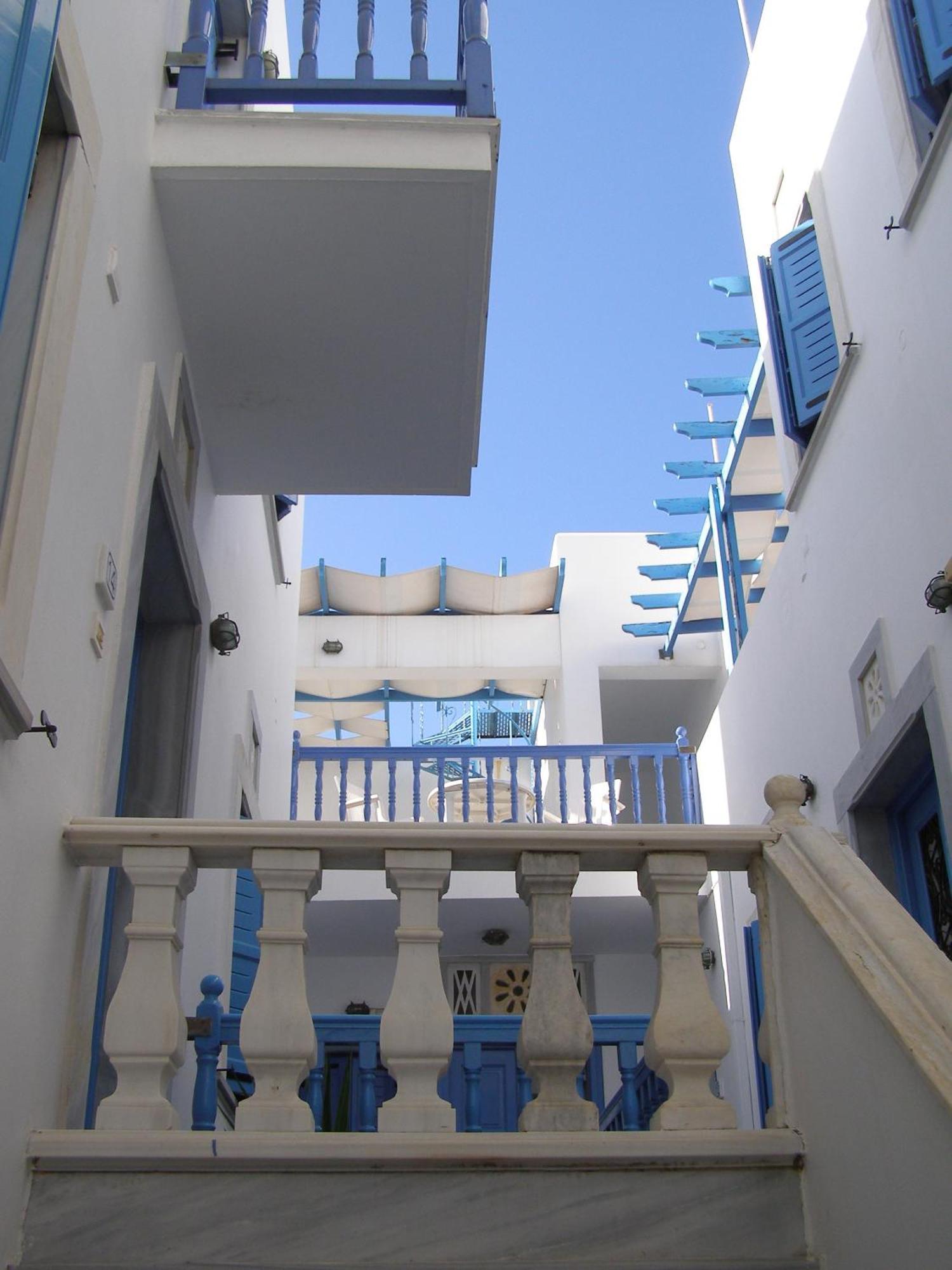 Manto Apartments Tínos Eksteriør bilde